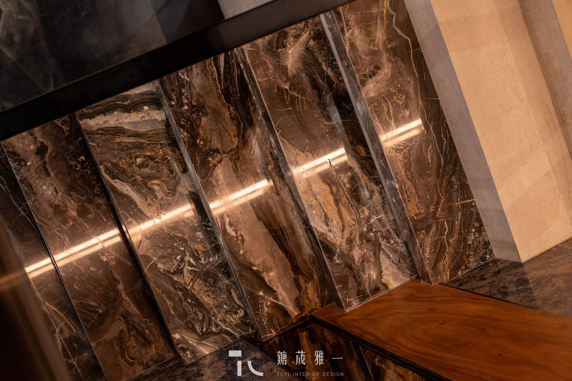 尋光踏浪Light wave